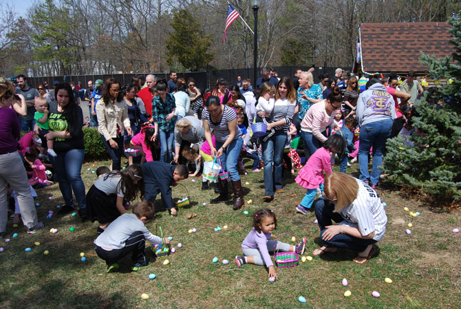 Local Families Turn Out for Islandia Village's 9th Annual Easter Egg Hunt